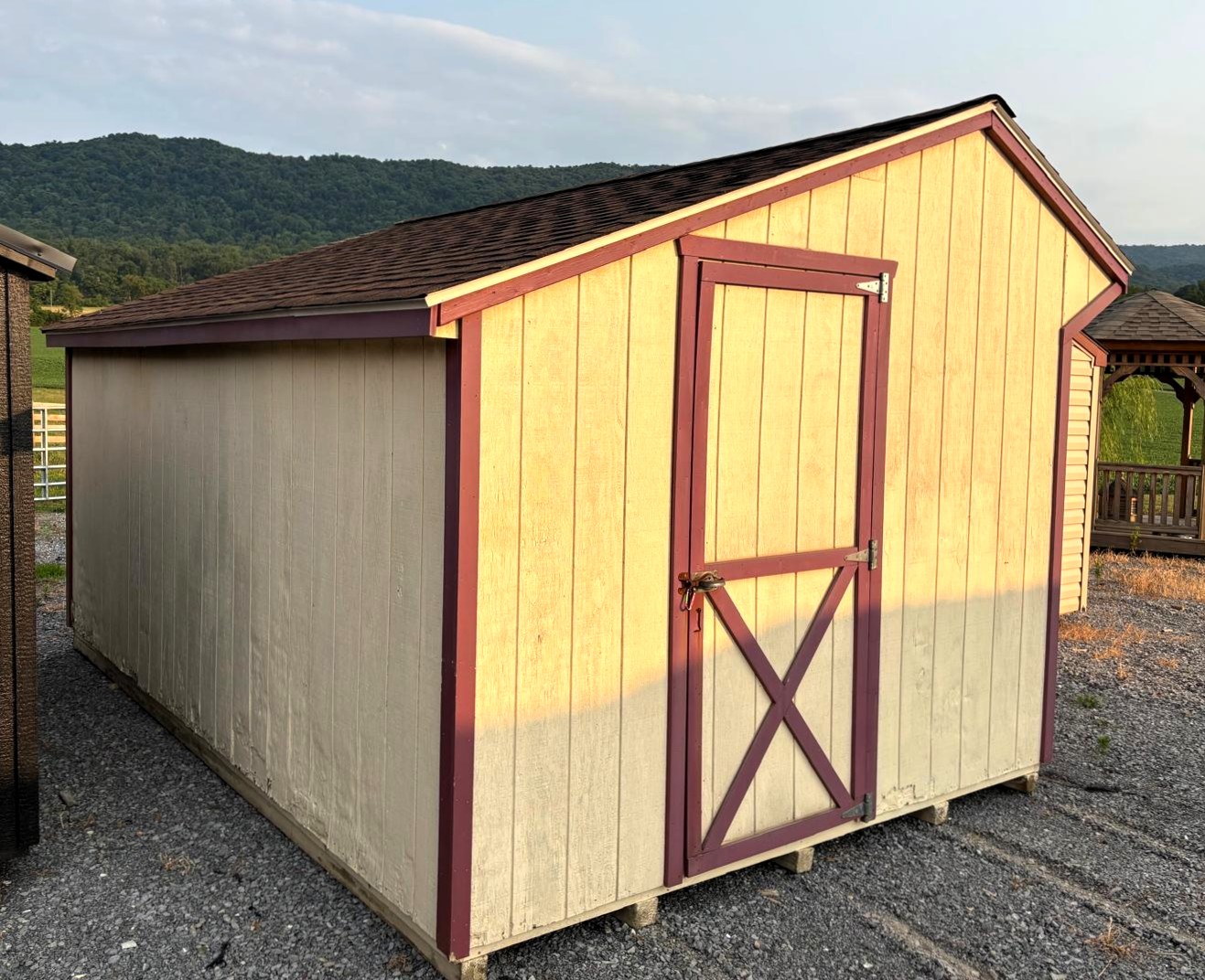 10'x16' Used Quaker Style Shed - Image 4